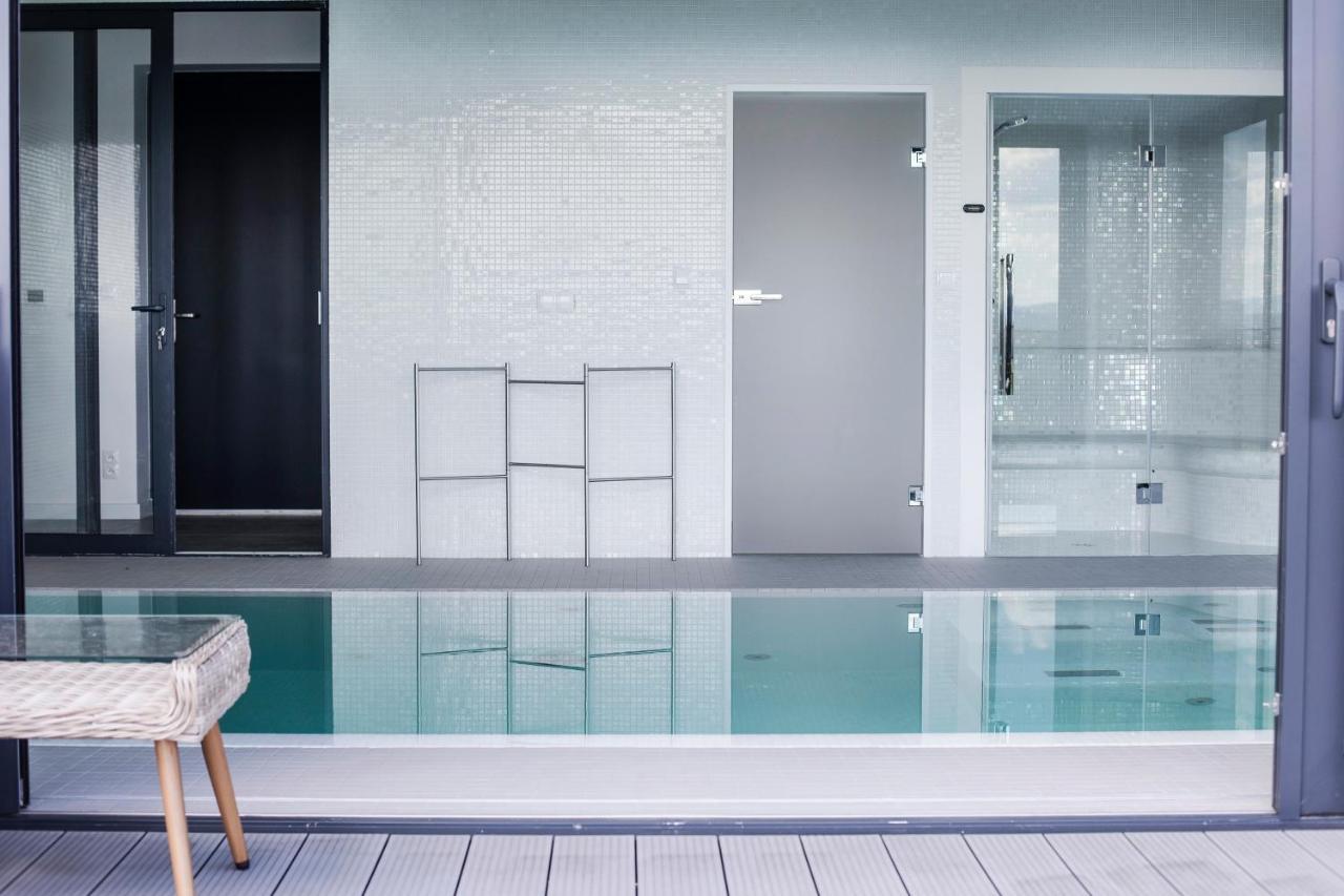 Relax With Swimming Pool And Mountain View *